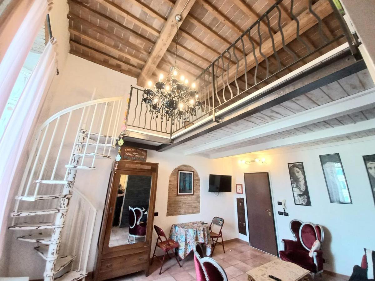 L'Ora Delle Streghe B&B Centralissimo リヴォルノ エクステリア 写真