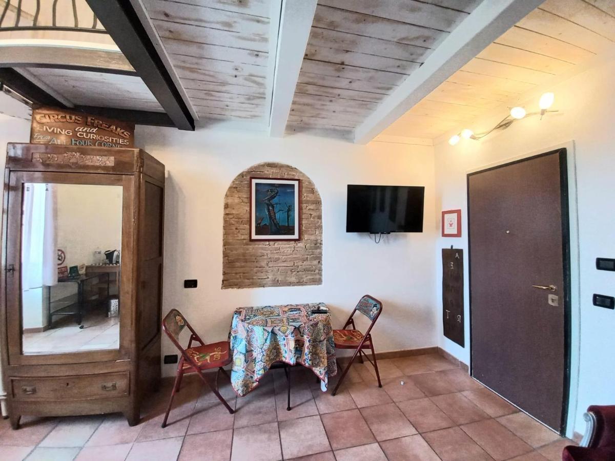 L'Ora Delle Streghe B&B Centralissimo リヴォルノ エクステリア 写真