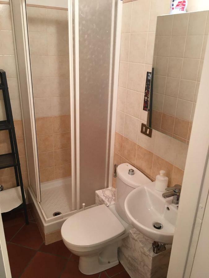 L'Ora Delle Streghe B&B Centralissimo リヴォルノ エクステリア 写真