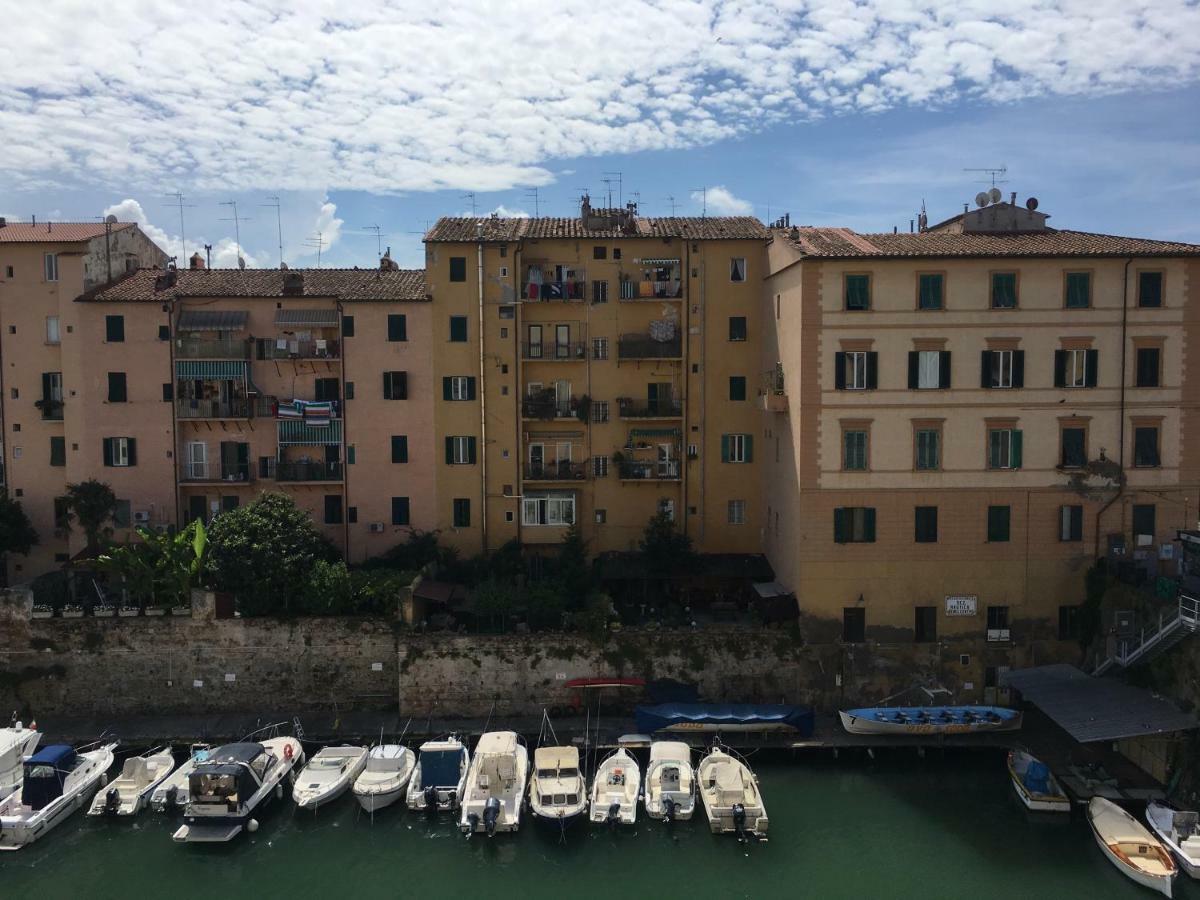 L'Ora Delle Streghe B&B Centralissimo リヴォルノ エクステリア 写真