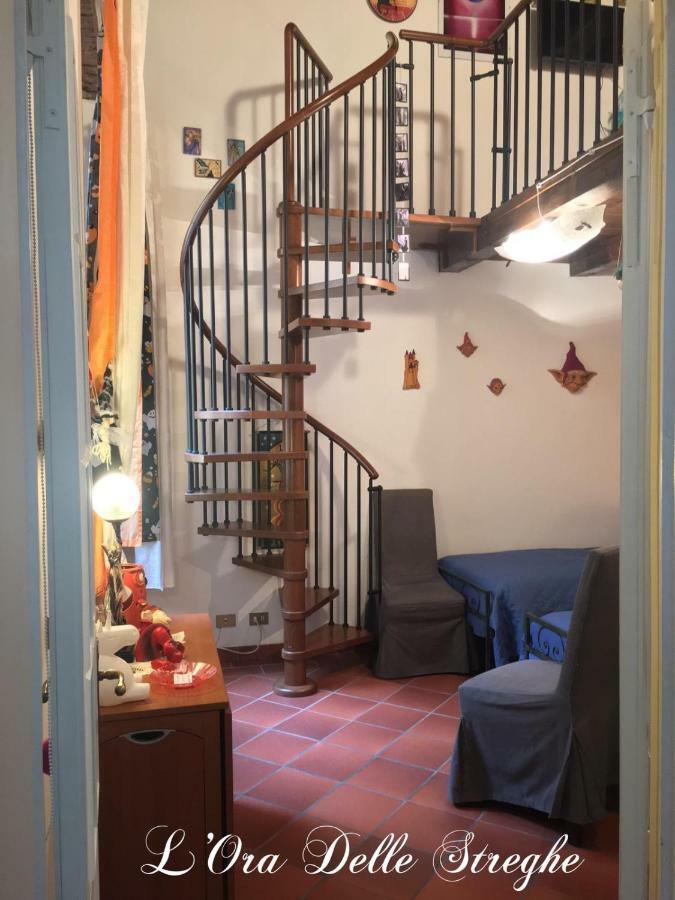 L'Ora Delle Streghe B&B Centralissimo リヴォルノ エクステリア 写真